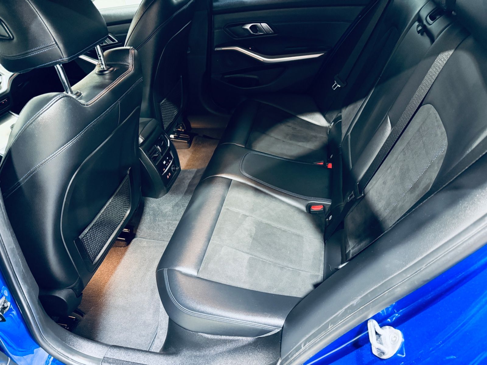BMW 320 d Touring*M-SPORT*LASER*KAMERA*AHK*H-UP* foto 9