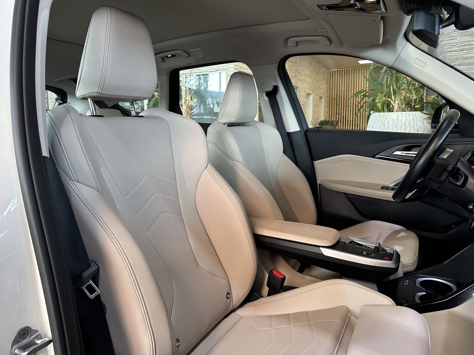 BMW iX1 30 xDrive Pano Premium WideScreen Navi R.Cam foto 17