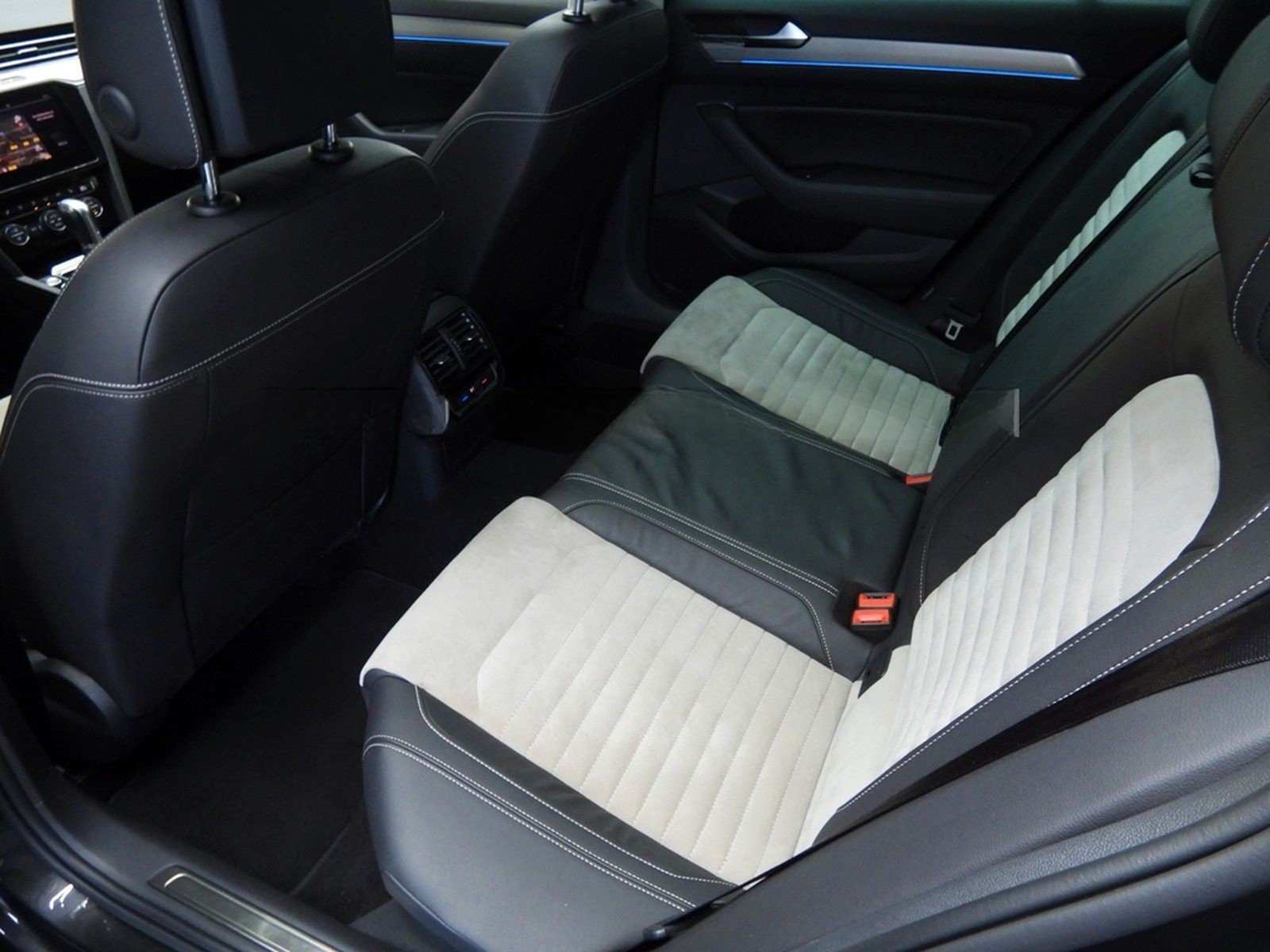 Volkswagen PASSAT VARIANT 1.5 TSI HIGHLINE foto 19