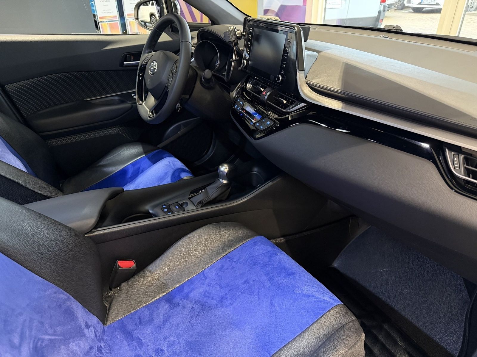 Toyota C-HR 1.8 Hybrid Flow foto 6