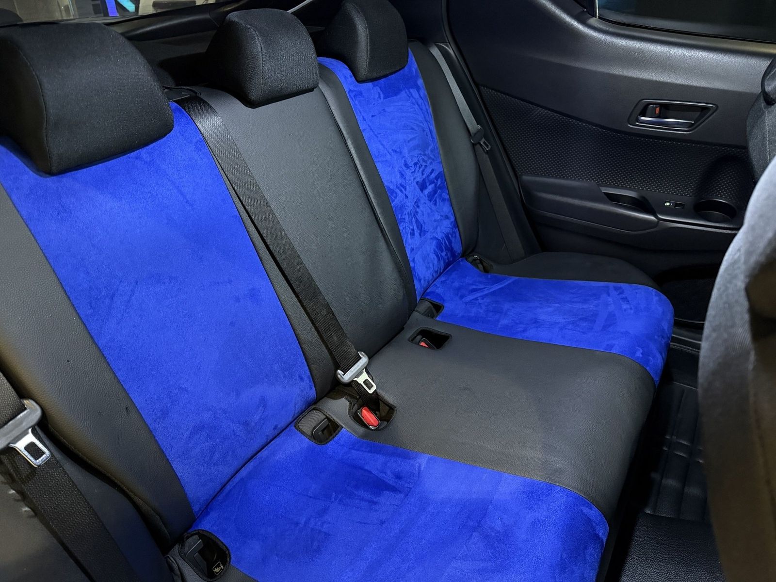 Toyota C-HR 1.8 Hybrid Flow foto 7