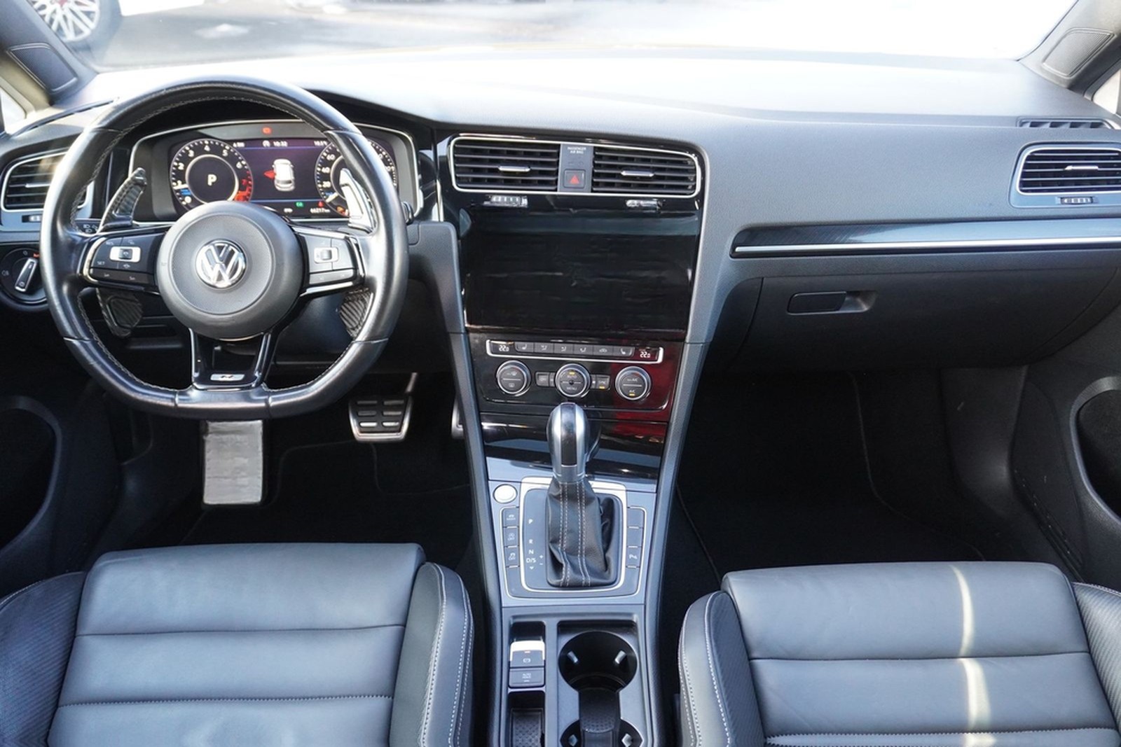 Volkswagen Golf VII 2.0 R 4Motion Schiebedach ACC DCC Leder foto 13