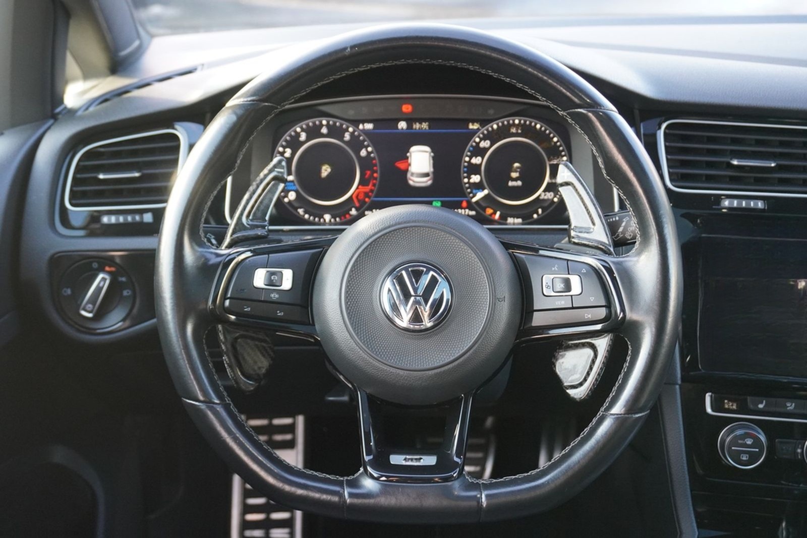 Volkswagen Golf VII 2.0 R 4Motion Schiebedach ACC DCC Leder foto 14