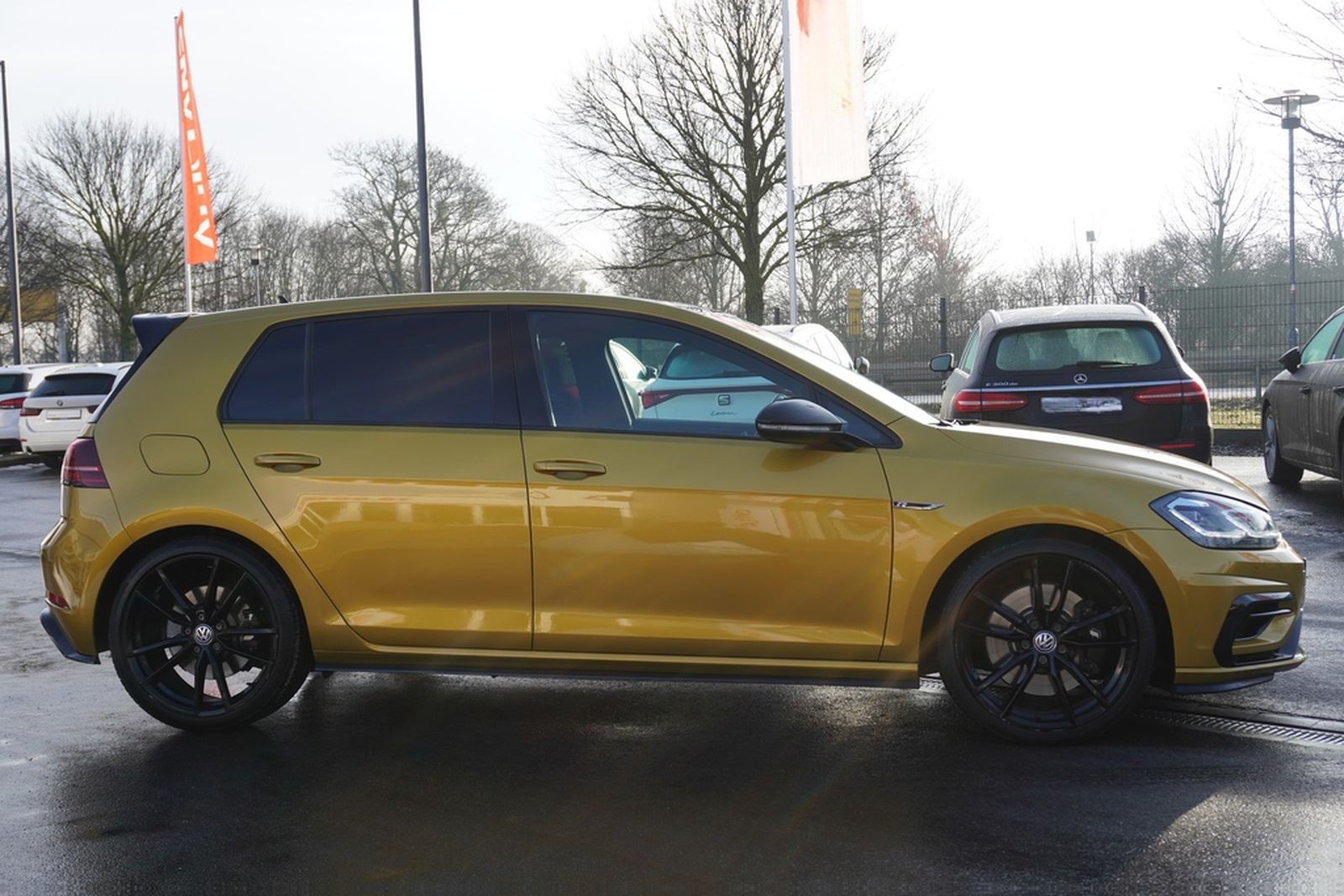 Volkswagen Golf VII 2.0 R 4Motion Schiebedach ACC DCC Leder foto 4