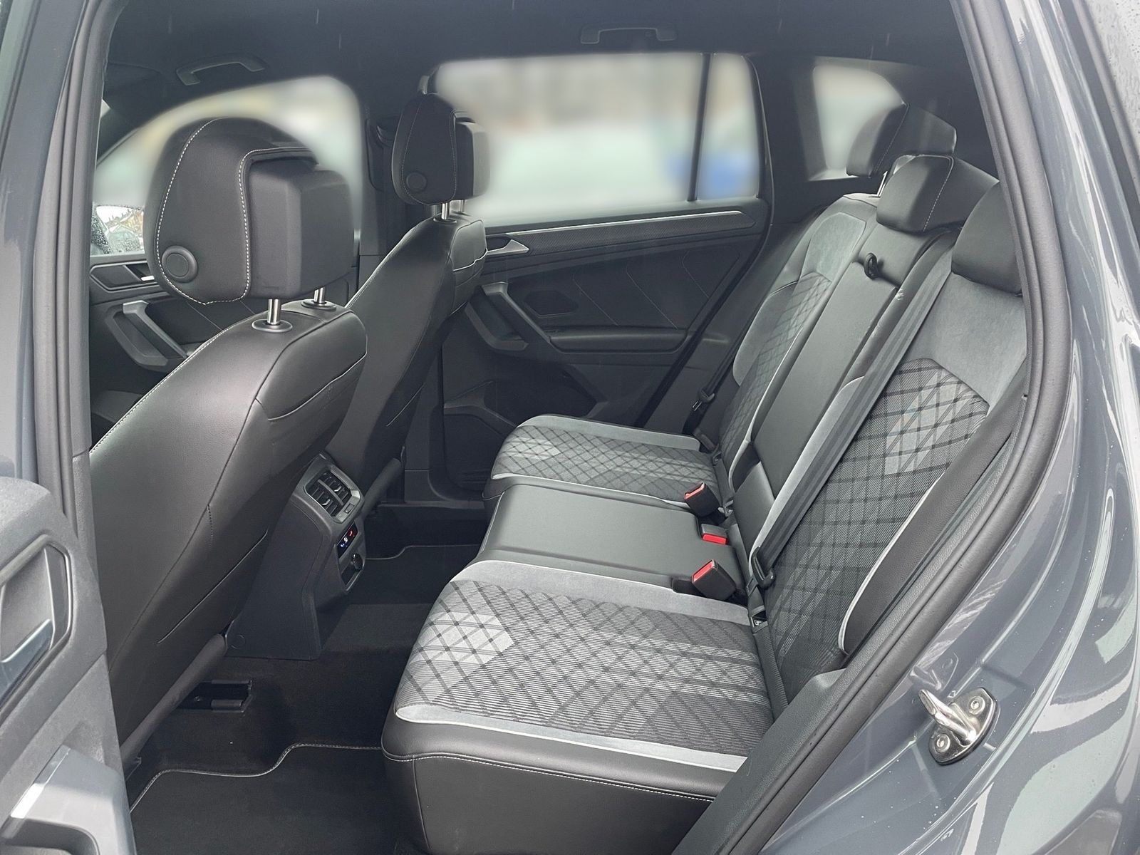 Volkswagen Tiguan 1.5 TSI R-Line *AHK*LED*PDC*SITZH* foto 15