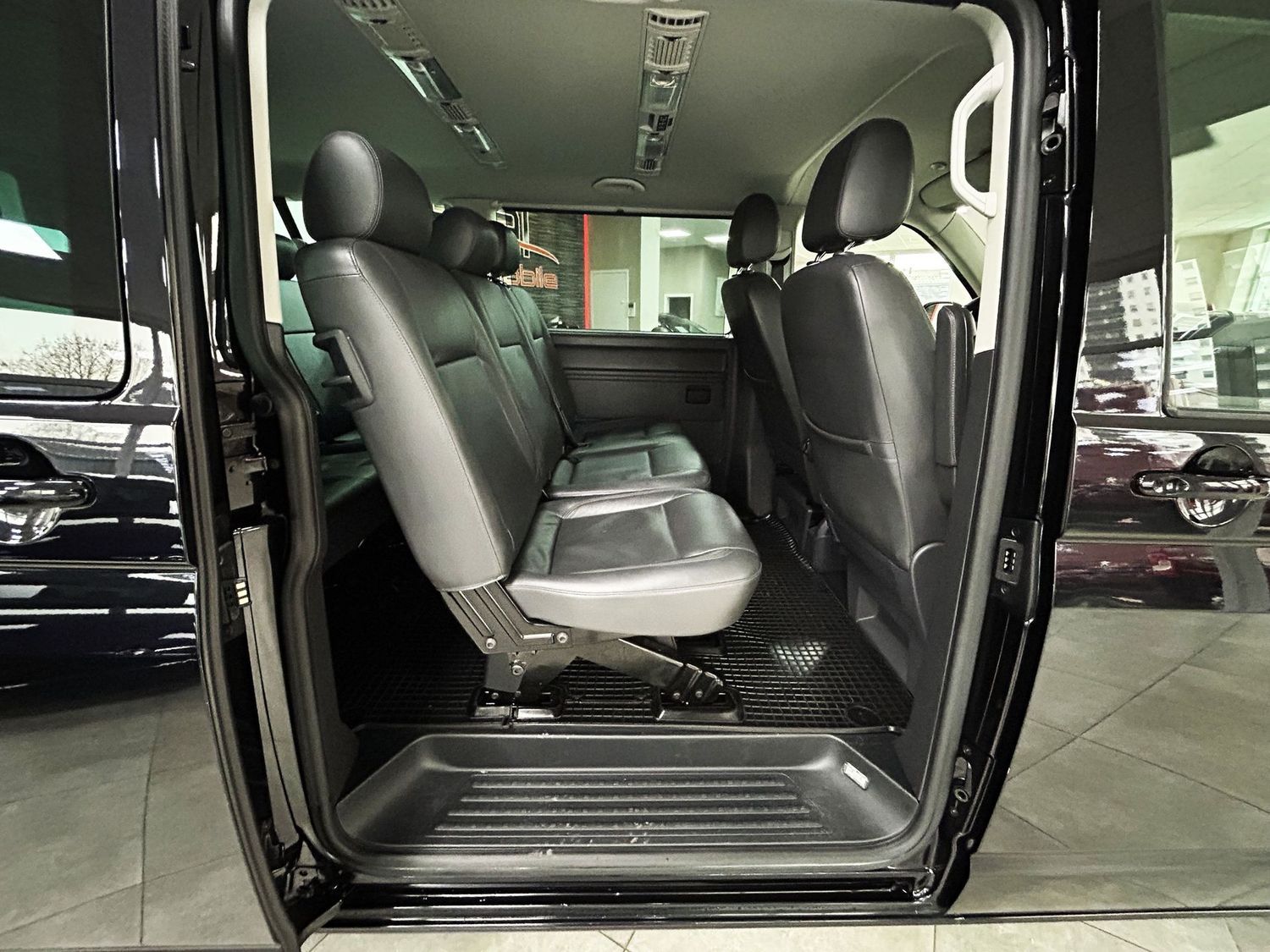 Volkswagen T5 Caravelle  Comfortline lang 8-Sitzer/Navi/Aut foto 10