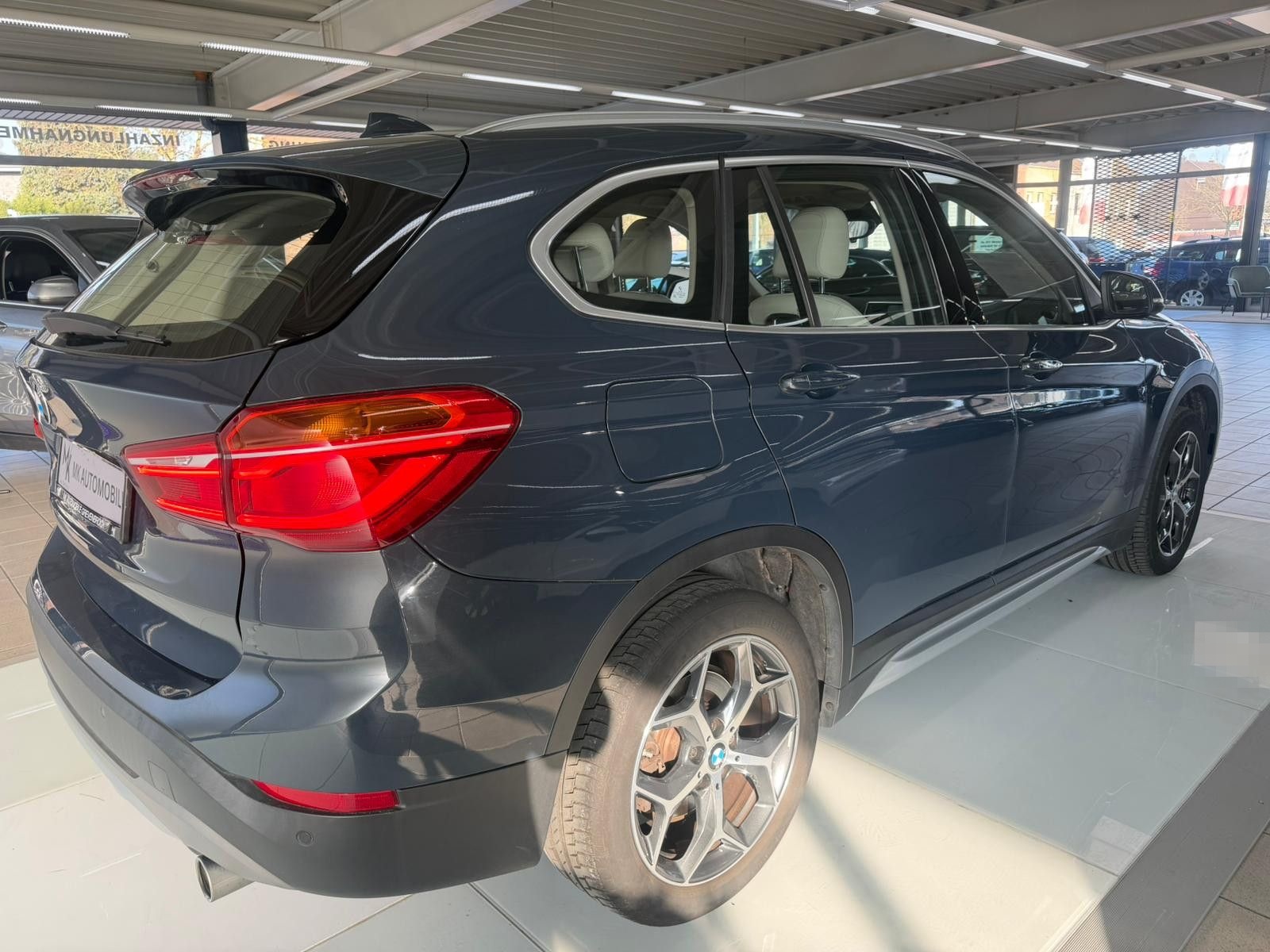 BMW X1 xDrive 20 i xLine*AUT*NAV*PDC*LED*LEDER* foto 4