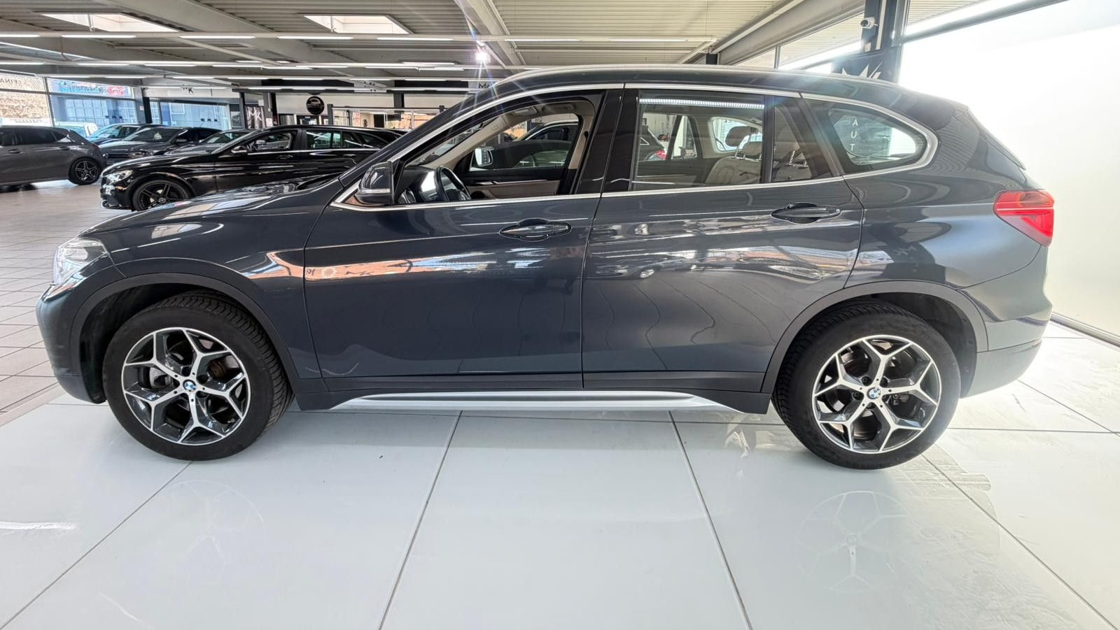 BMW X1 xDrive 20 i xLine*AUT*NAV*PDC*LED*LEDER* foto 5