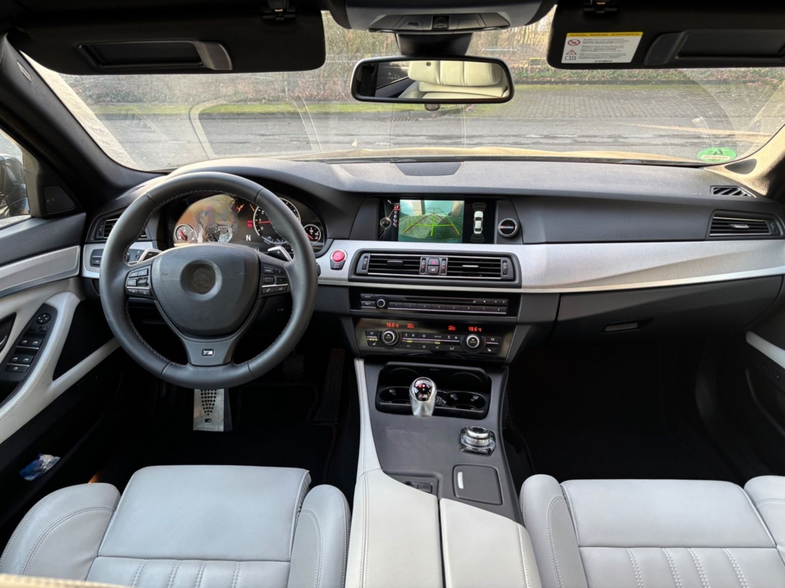 BMW F10 M5 560PS gute Ausstattung / Scheckheft  foto 5