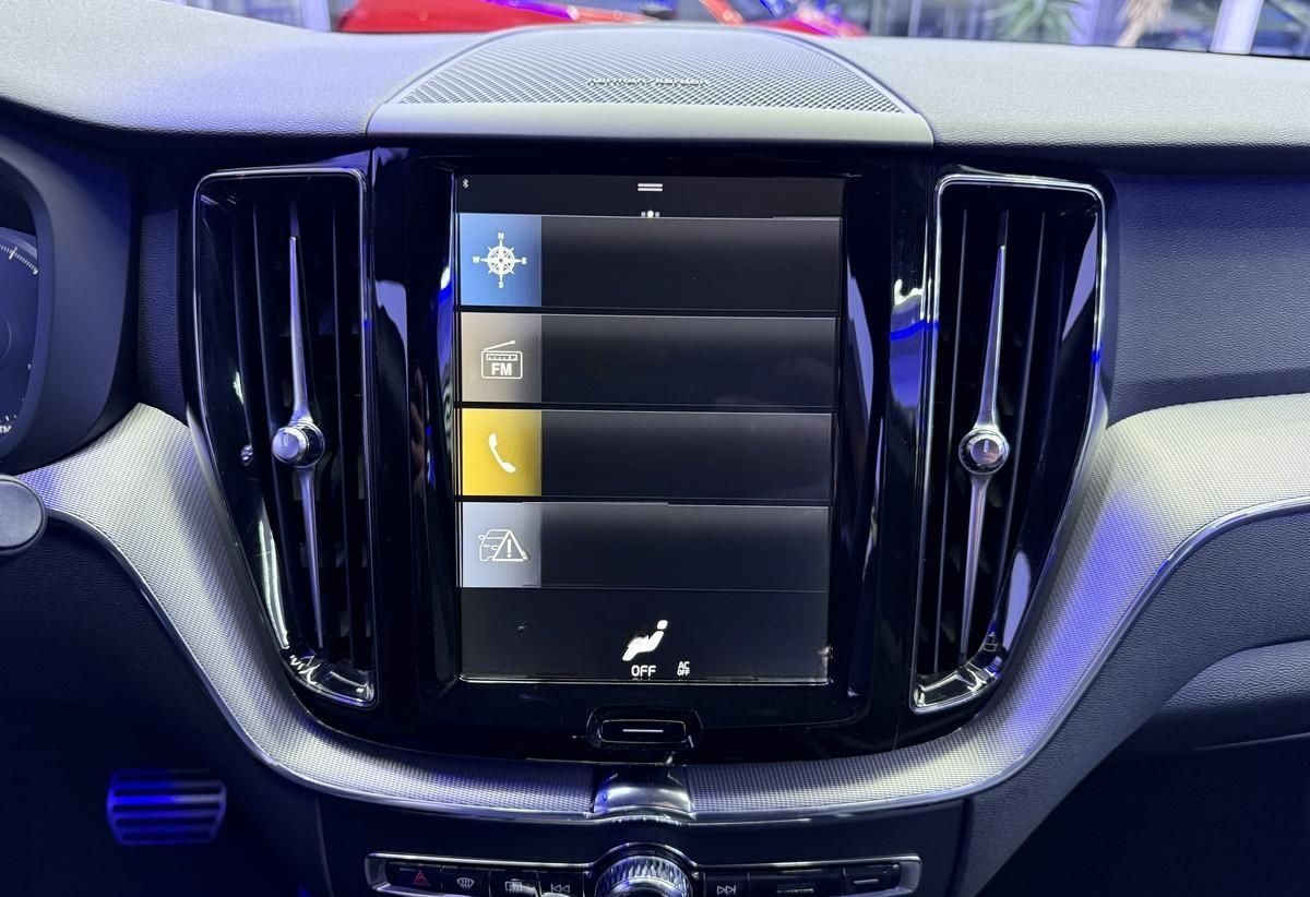 Volvo XC60 2.0 T4 R Design foto 14