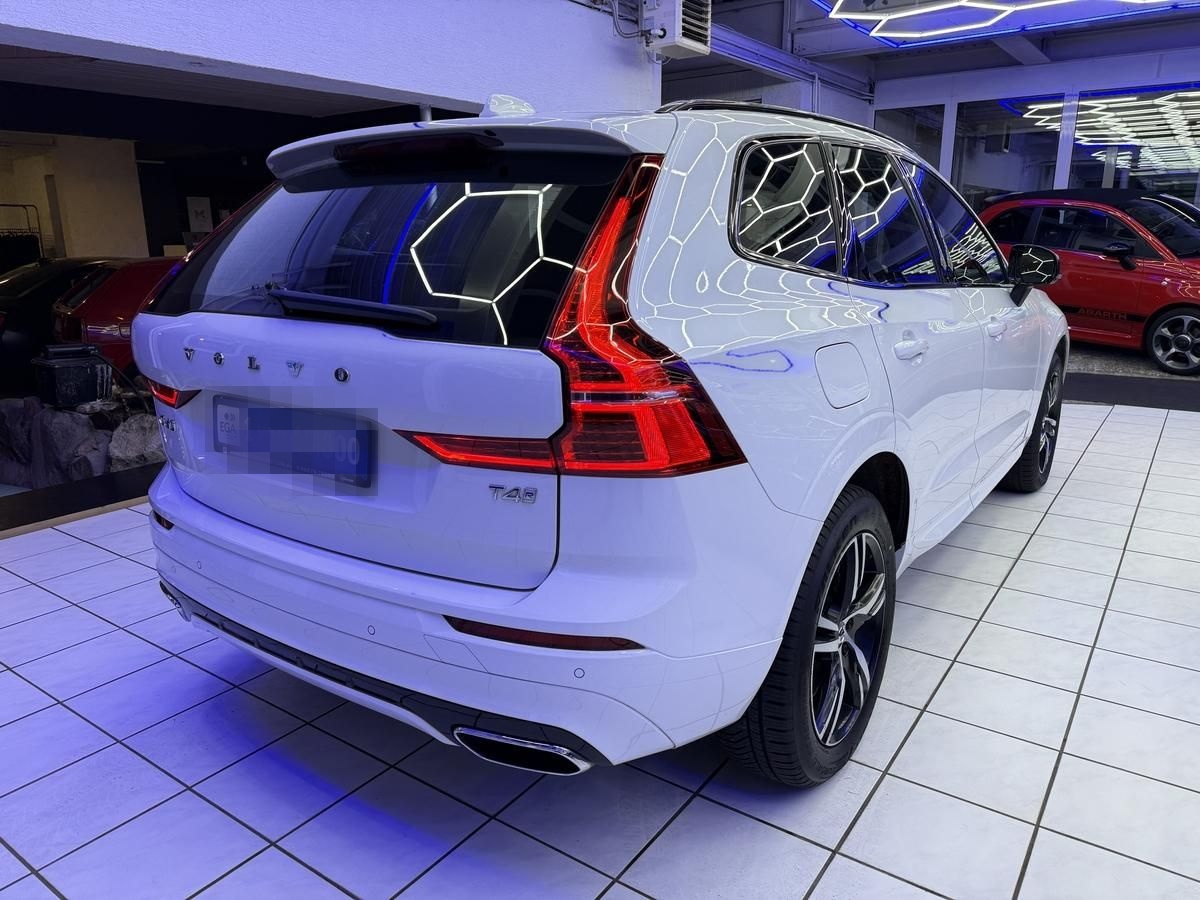 Volvo XC60 2.0 T4 R Design foto 5