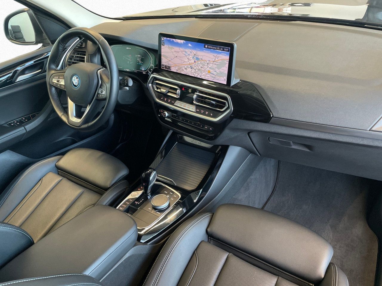 BMW X3 xDrive30e LCProf,AHK,HiFi,Pano,Kamera,ParkAss foto 9