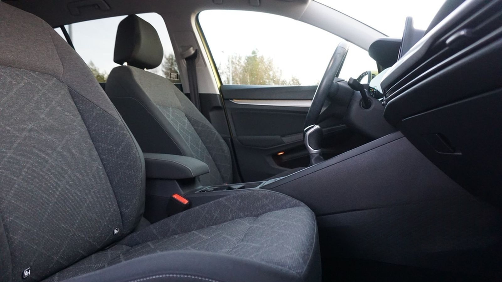 Volkswagen Golf VIII 1.5 TSI Life LED Navi Sitzheizung USB foto 31