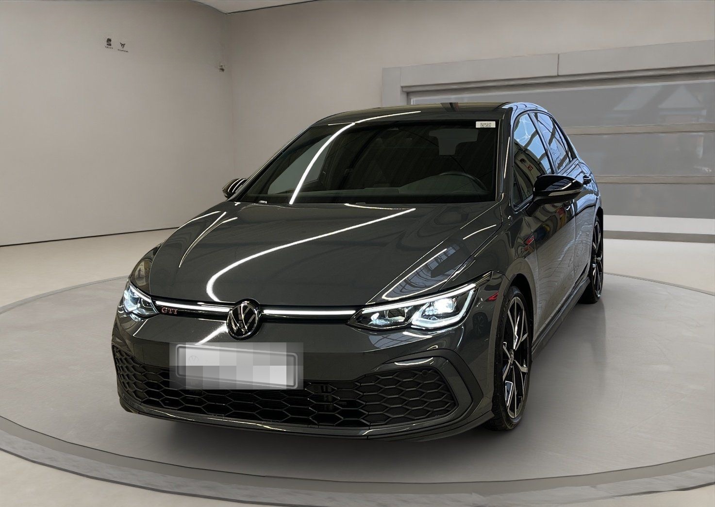 Volkswagen Golf VIII 2.0 TSI GTI ACC AUT Kam. Navi Sportp. foto 2