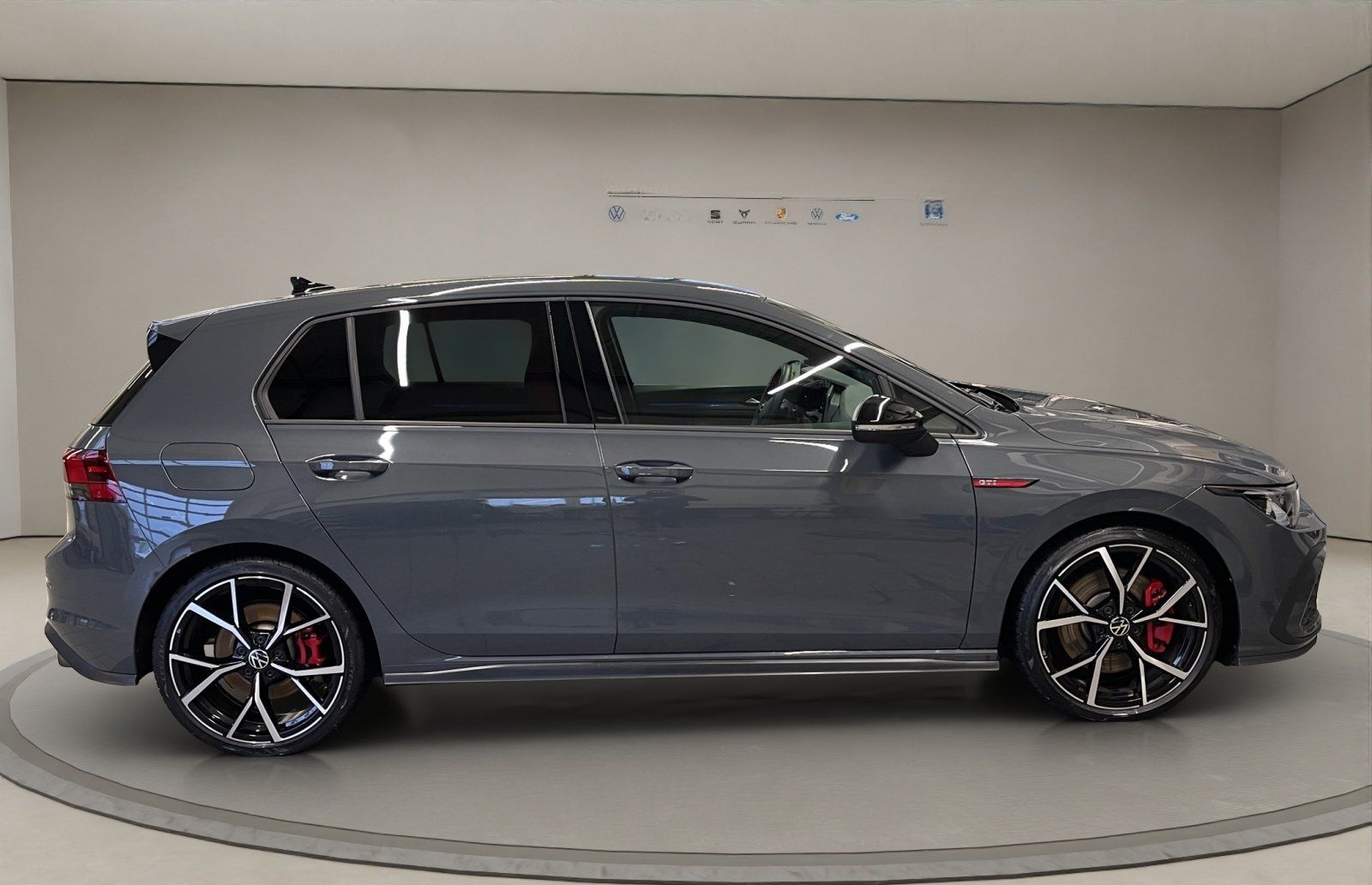 Volkswagen Golf VIII 2.0 TSI GTI ACC AUT Kam. Navi Sportp. foto 6