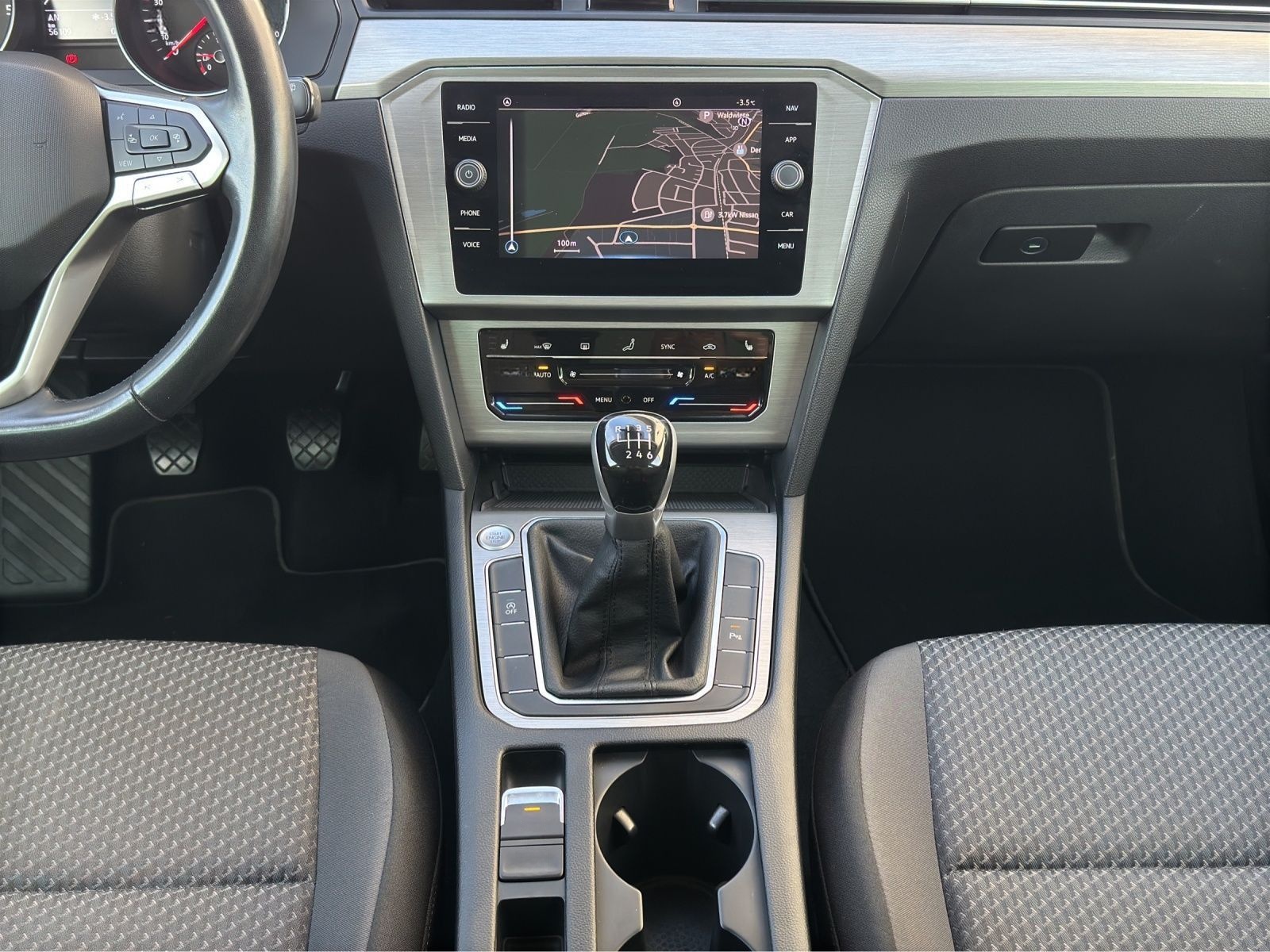 Volkswagen Passat Variant 2.0 TDI*NAVI*PDC*AHK*LED*SHZ foto 6