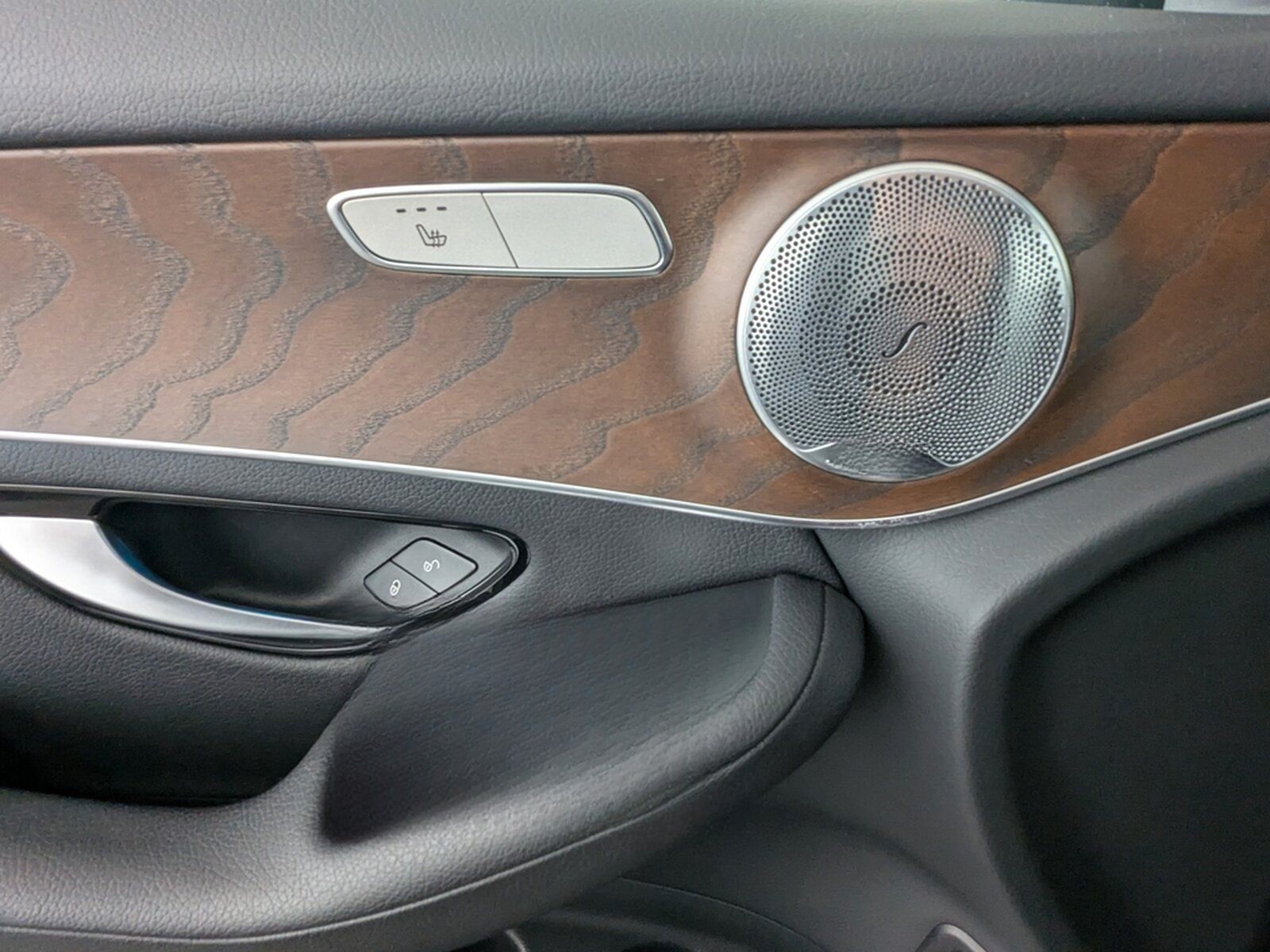 Mercedes-Benz GLC 250 d Exclusive 4Matic LED+NAVI+SHZ+RFK+AWR+ foto 24
