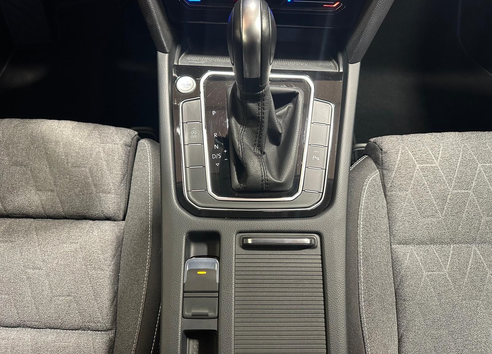 Volkswagen Passat Variant 2.0 TDI DSG Business LEDNavi|ACC foto 19