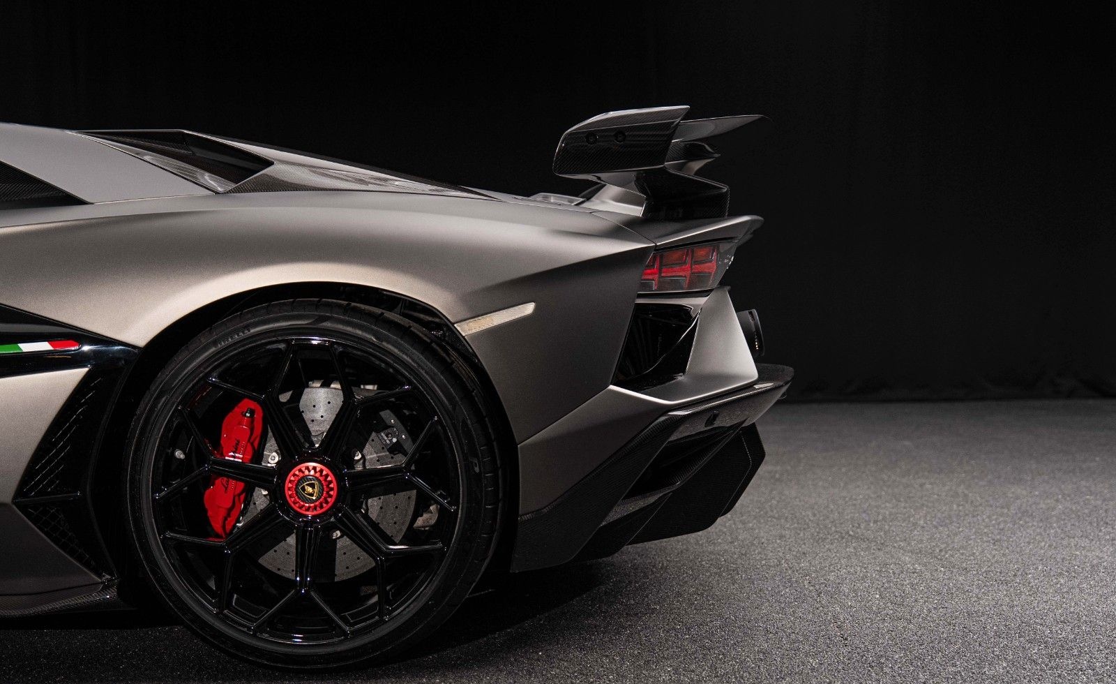 Lamborghini Aventador SVJ - One owner foto 8