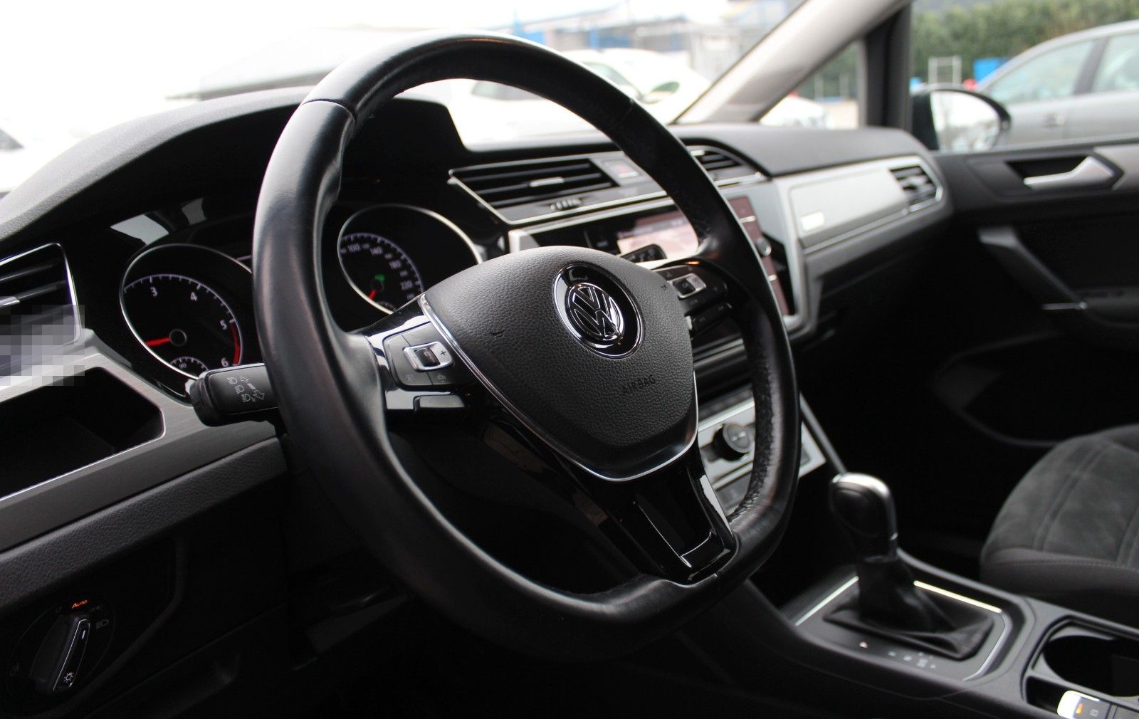 Volkswagen Touran Automatik foto 8