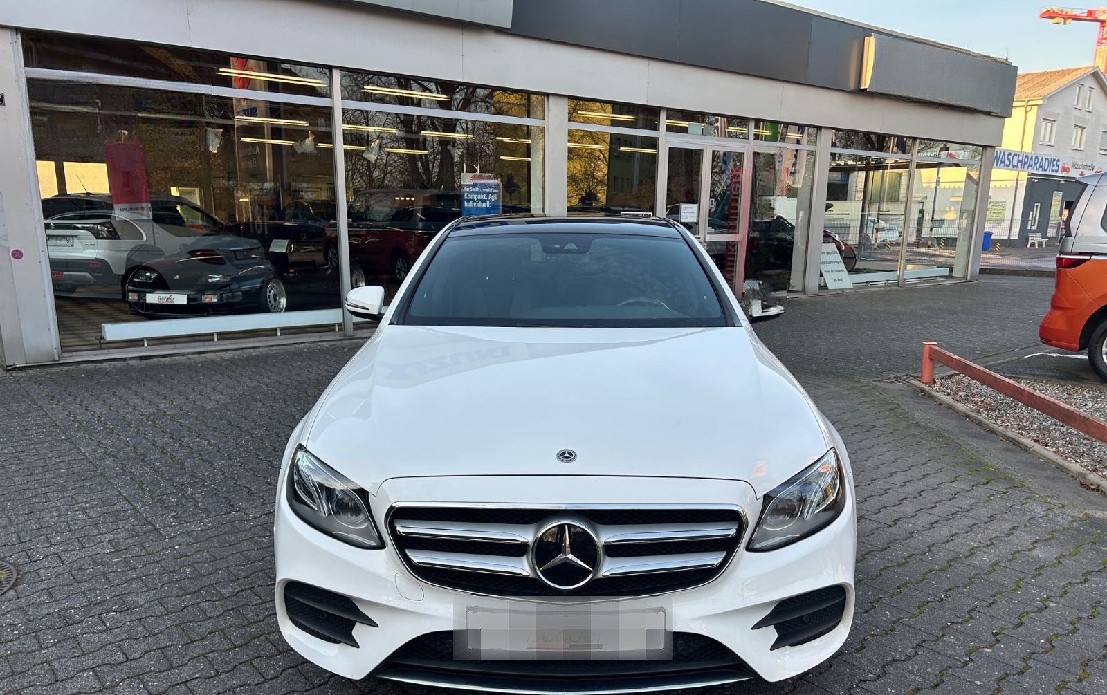 Mercedes-Benz E 220d Limousine AMG WIDESCR.  PANO LED 20ZOLL foto 2