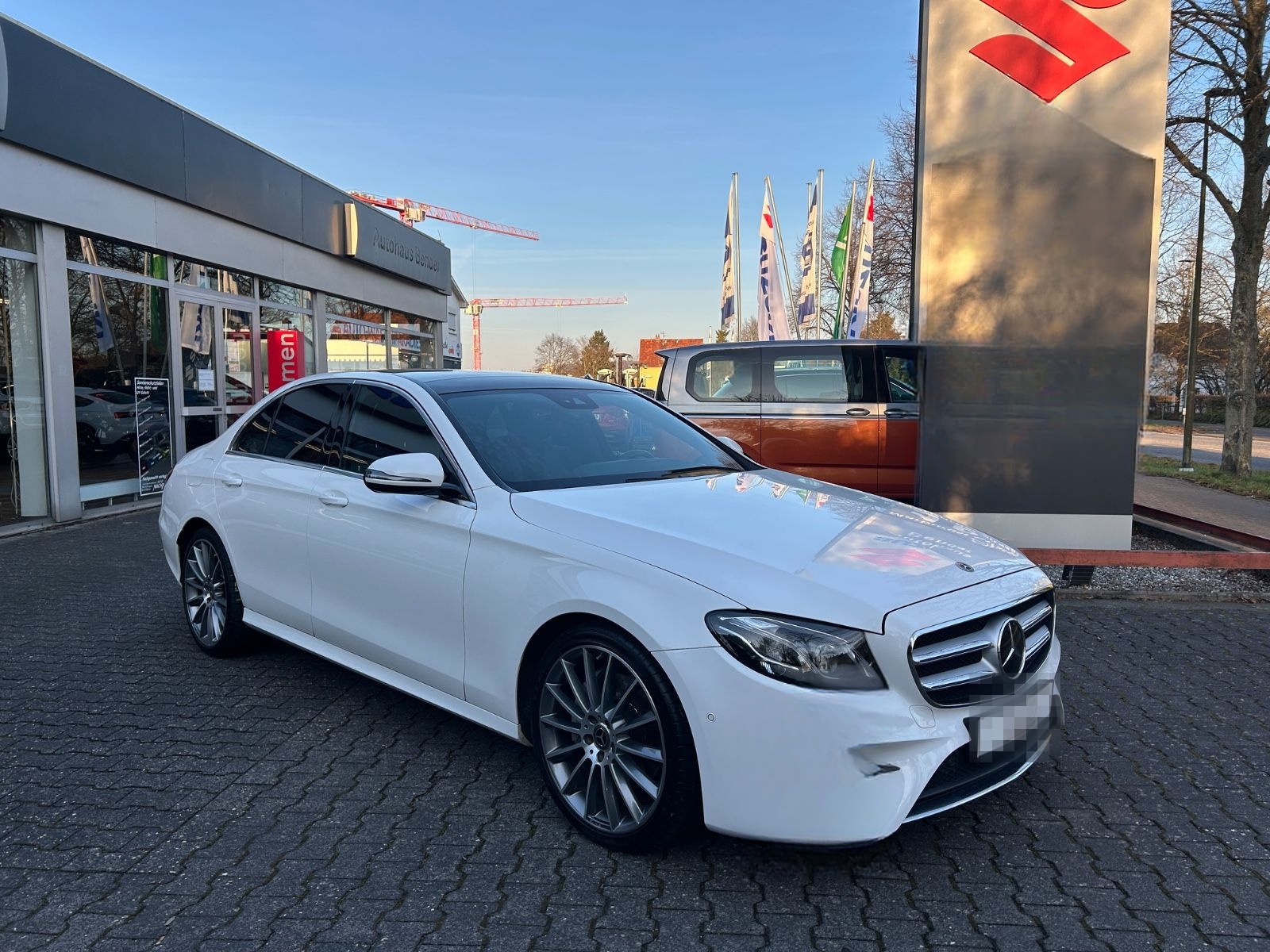 Mercedes-Benz E 220d Limousine AMG WIDESCR.  PANO LED 20ZOLL foto 3