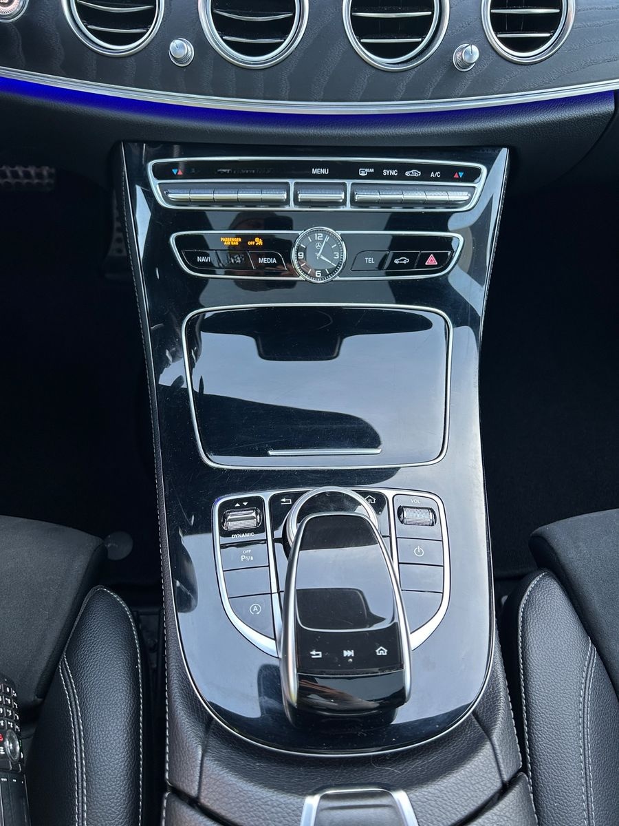 Mercedes-Benz E 220d Limousine AMG WIDESCR.  PANO LED 20ZOLL foto 21