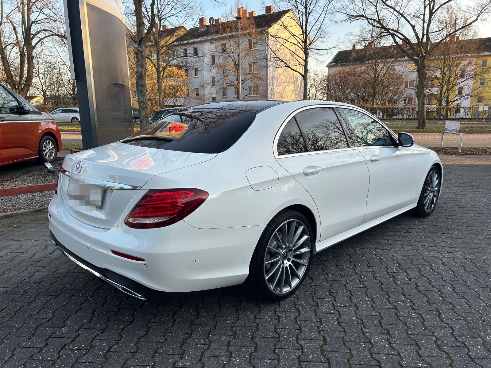 Mercedes-Benz E 220d Limousine AMG WIDESCR.  PANO LED 20ZOLL foto 5