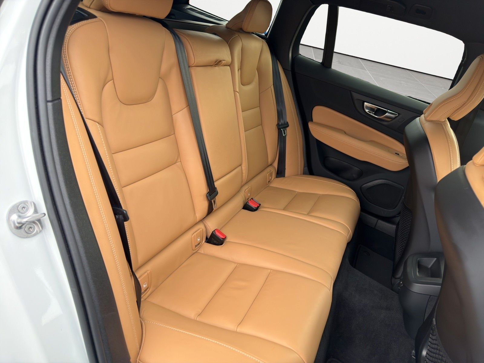 Volvo V60 B4 DCT Plus Bright/Keyless/ACC/RFK/DAB+ foto 13