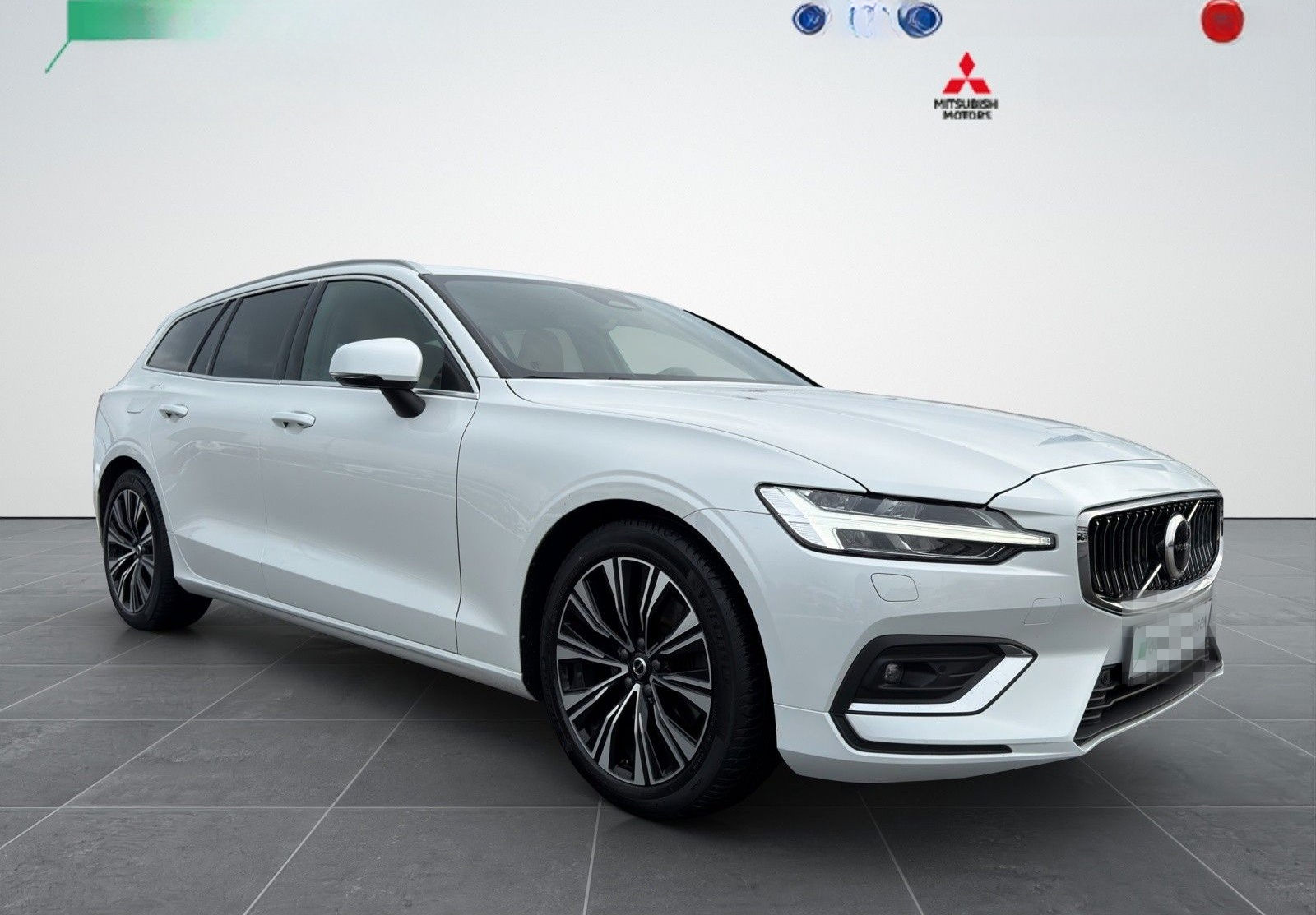 Volvo V60 B4 DCT Plus Bright/Keyless/ACC/RFK/DAB+ foto 3