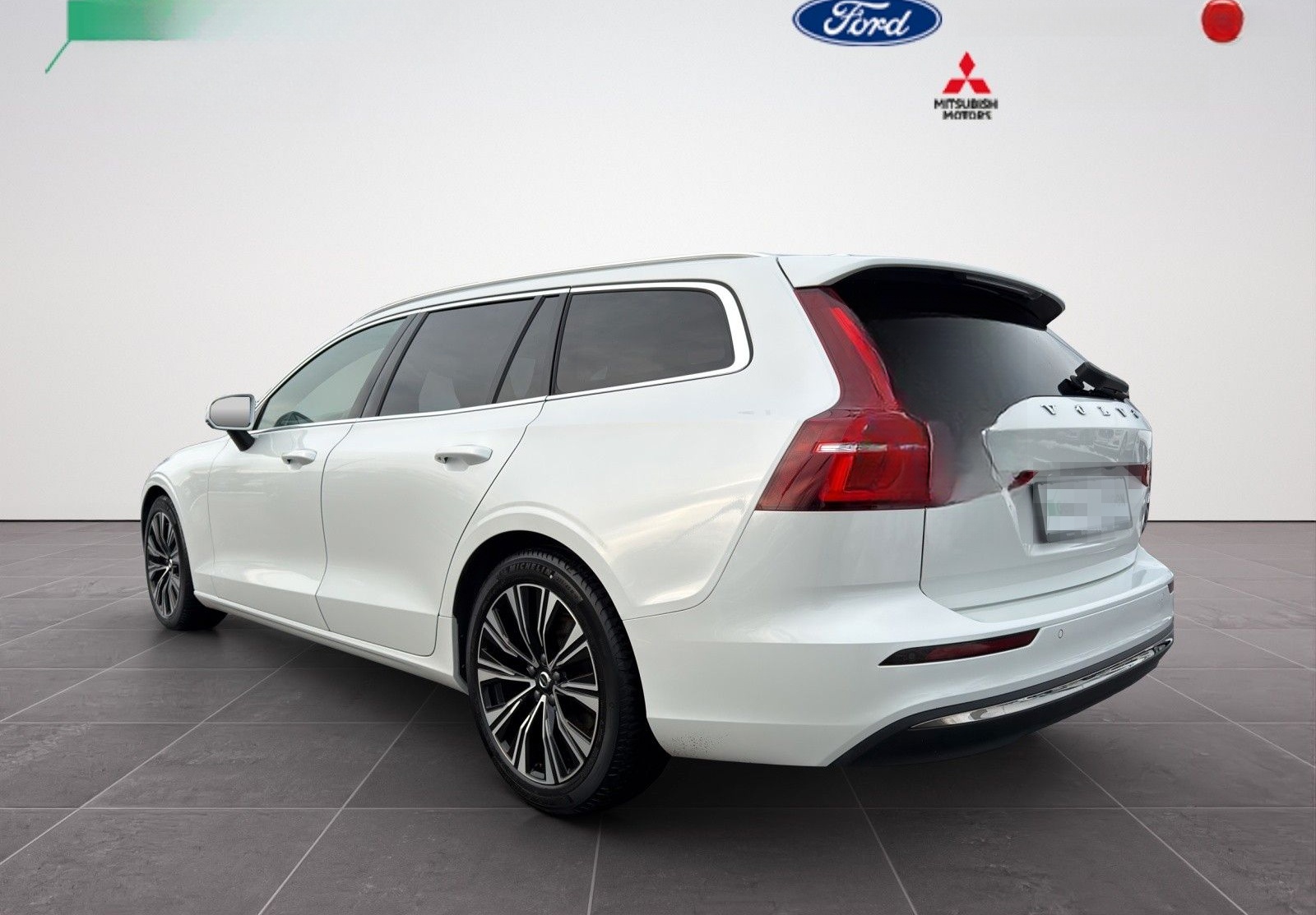 Volvo V60 B4 DCT Plus Bright/Keyless/ACC/RFK/DAB+ foto 8