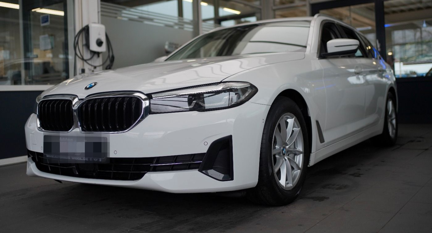 BMW 530d xDrive +ParkingAssist+AHK+HarmanKardonSyste foto 11