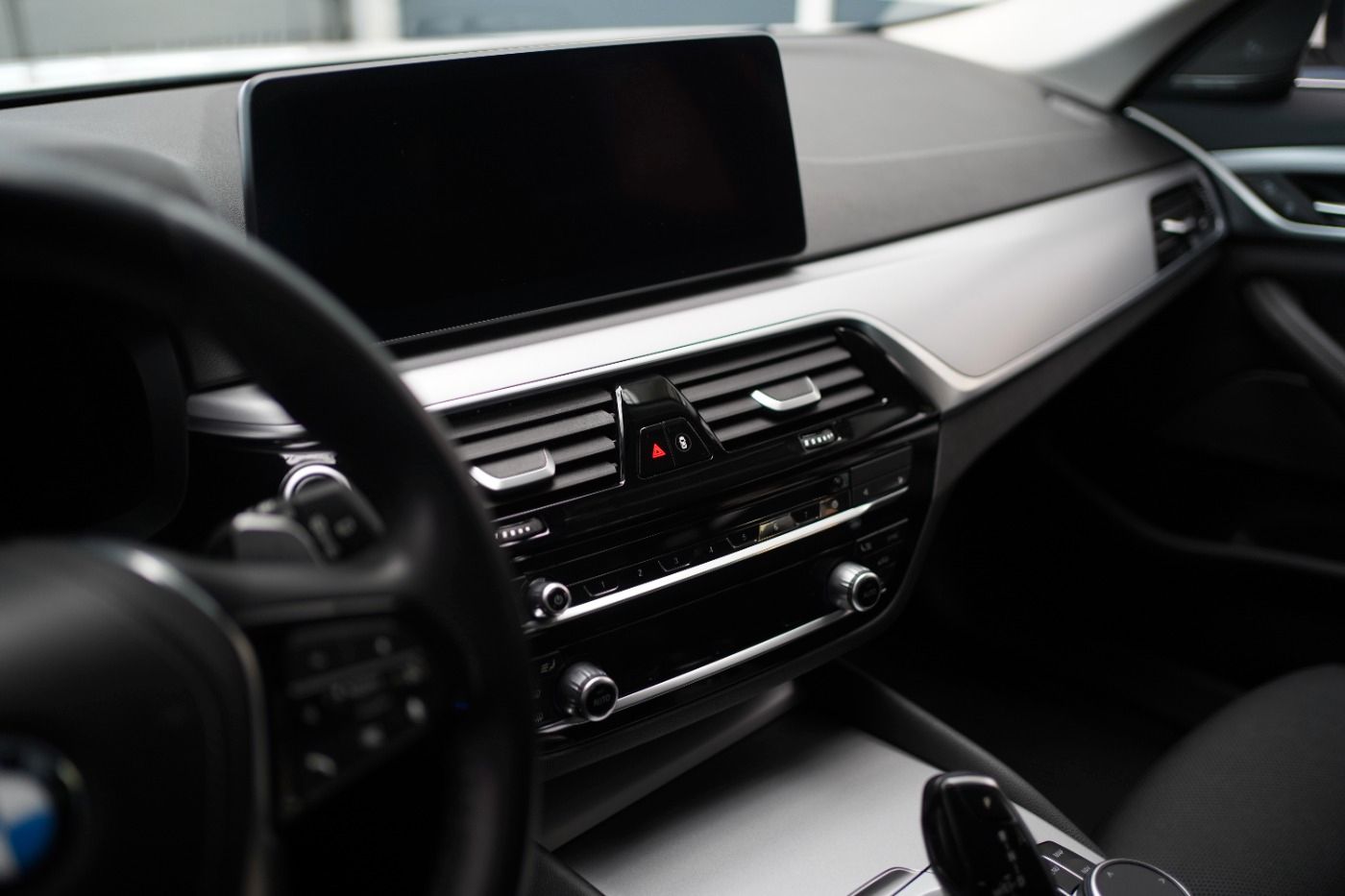 BMW 530d xDrive +ParkingAssist+AHK+HarmanKardonSyste foto 15