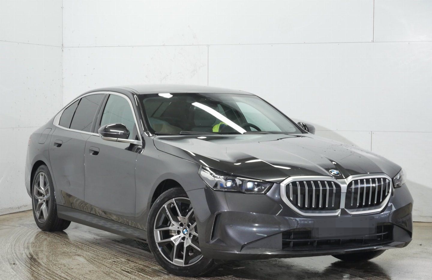 BMW 520d xDrive PANO+HUD+STANDHZ+DAP+PAP+ICONIC GLOW foto 3