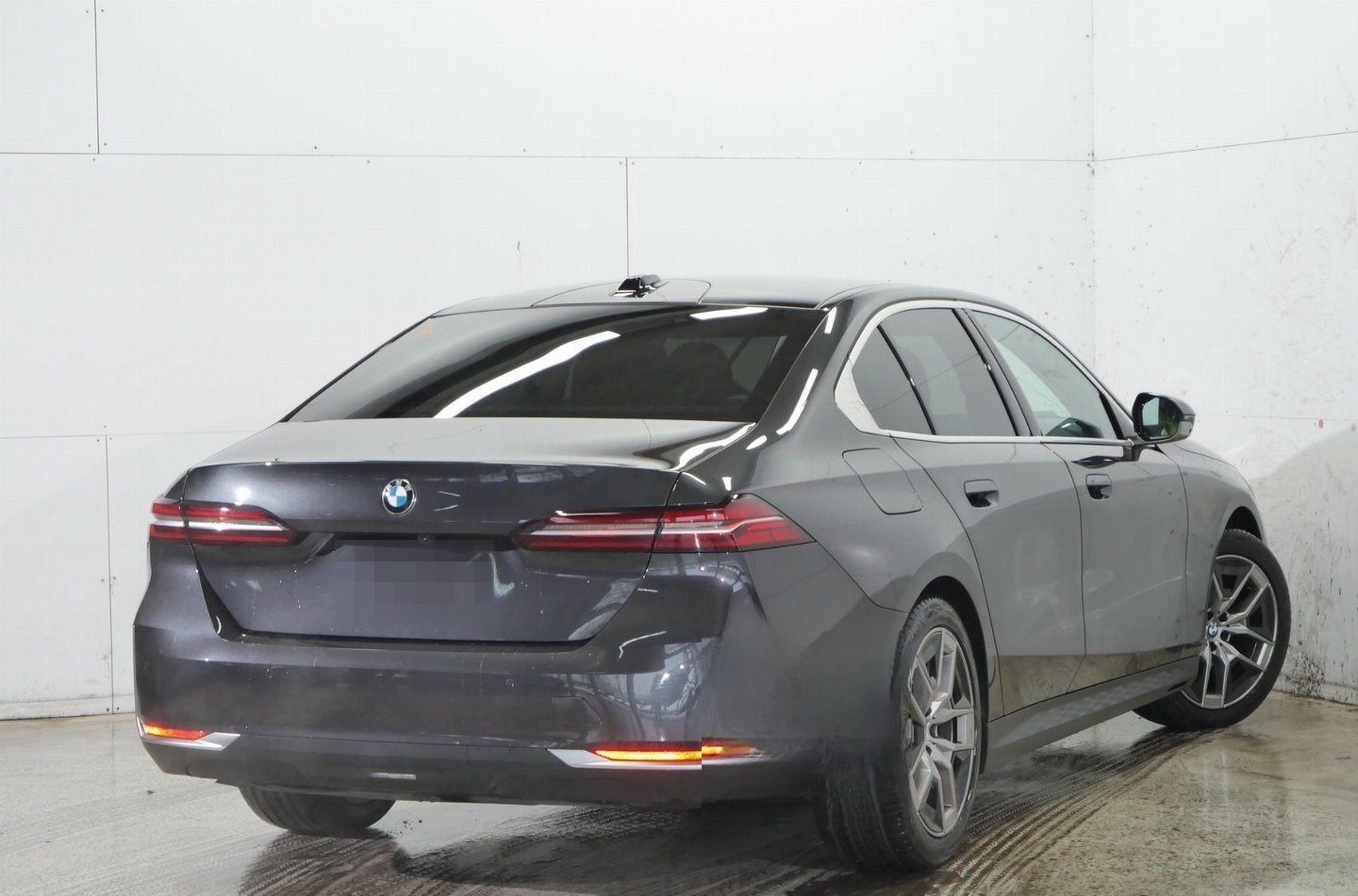 BMW 520d xDrive PANO+HUD+STANDHZ+DAP+PAP+ICONIC GLOW foto 5