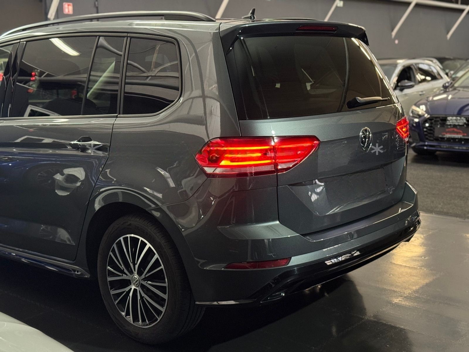 Volkswagen Touran Highline R-Line/DSG/Massage/Navi/LED/Temp foto 13