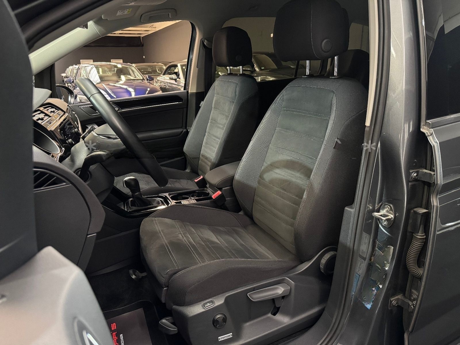 Volkswagen Touran Highline R-Line/DSG/Massage/Navi/LED/Temp foto 16