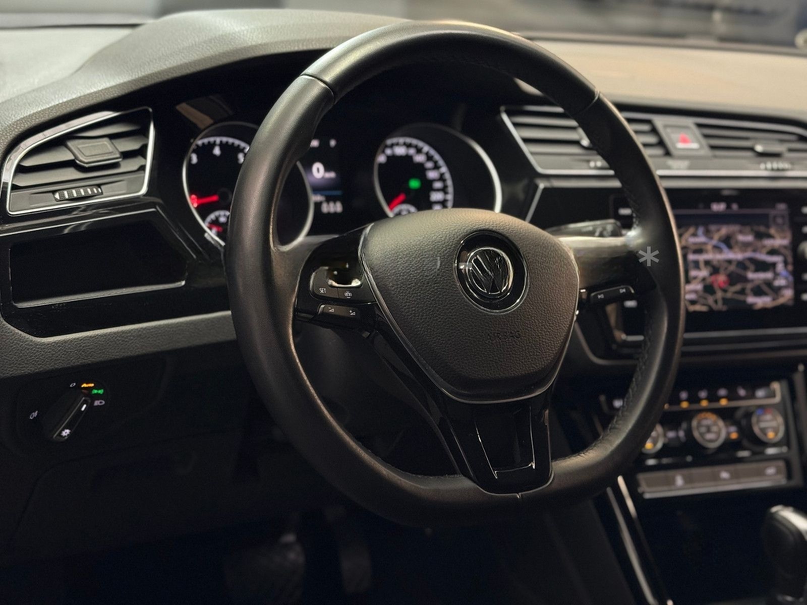 Volkswagen Touran Highline R-Line/DSG/Massage/Navi/LED/Temp foto 17