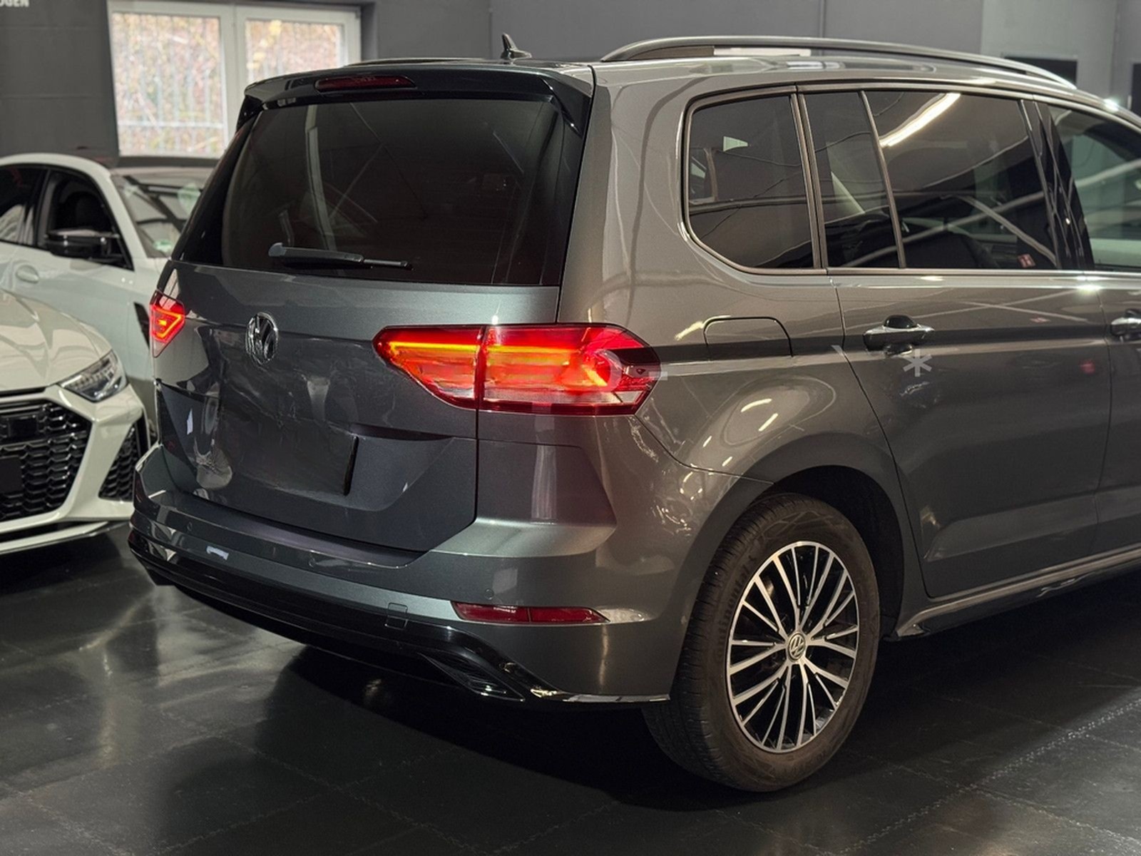 Volkswagen Touran Highline R-Line/DSG/Massage/Navi/LED/Temp foto 26