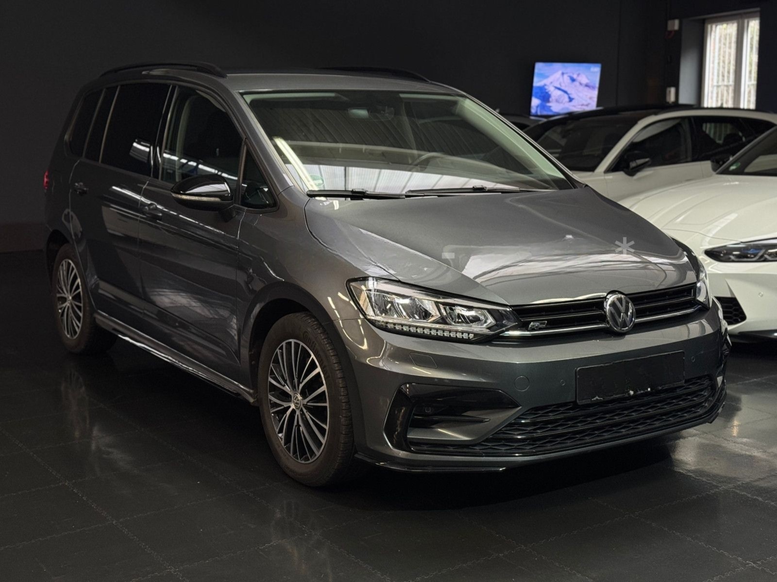 Volkswagen Touran Highline R-Line/DSG/Massage/Navi/LED/Temp foto 4