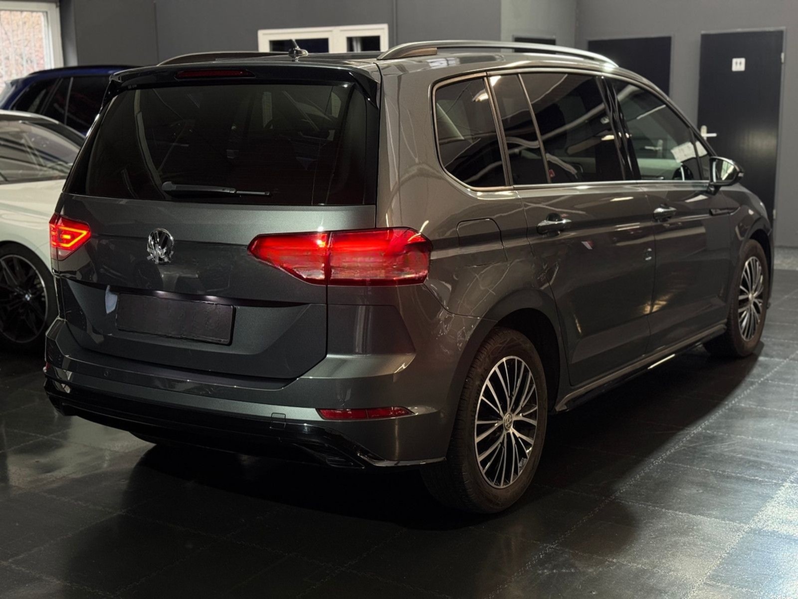 Volkswagen Touran Highline R-Line/DSG/Massage/Navi/LED/Temp foto 6