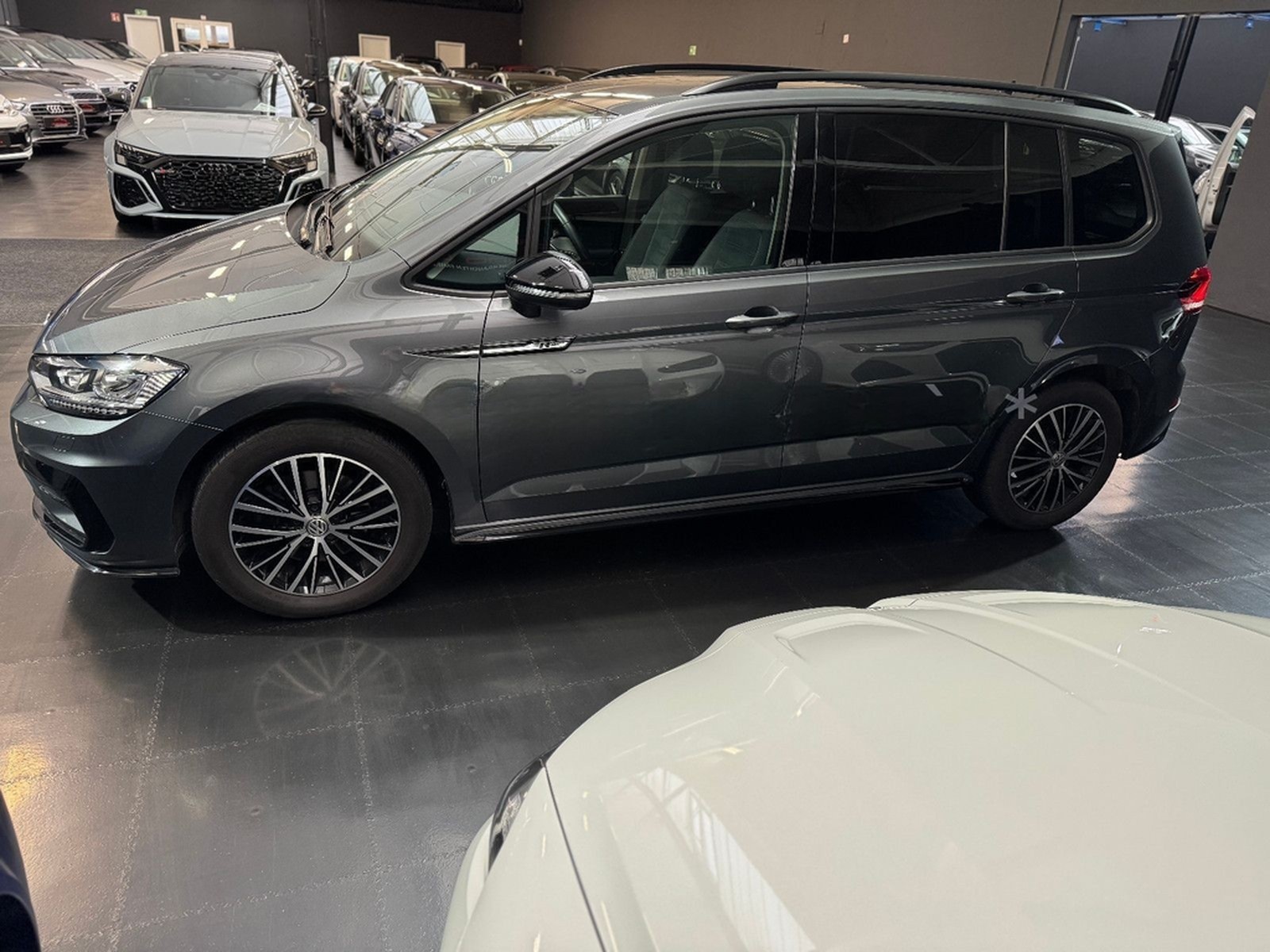 Volkswagen Touran Highline R-Line/DSG/Massage/Navi/LED/Temp foto 9
