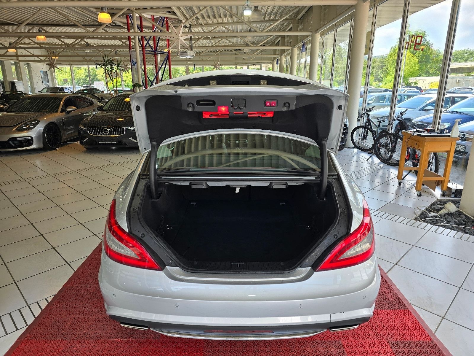Mercedes-Benz CLS 500 4MATIC AMG ++NAVI+LED+GLASDACH+AIRMATIC+ foto 18