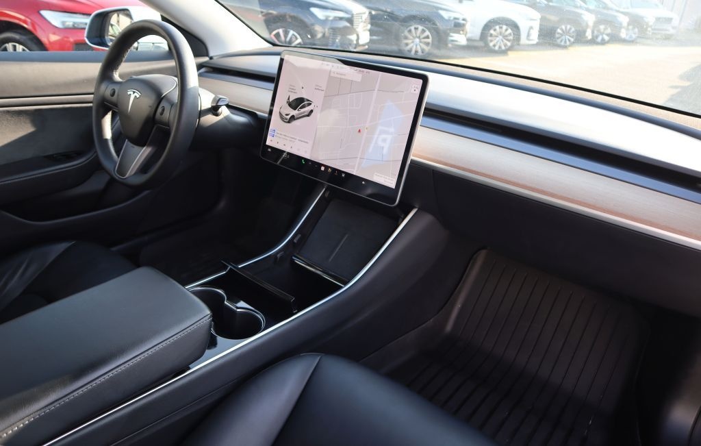 Tesla Model 3 Langstreckenbatt. Allradantrieb Dual Mot foto 13