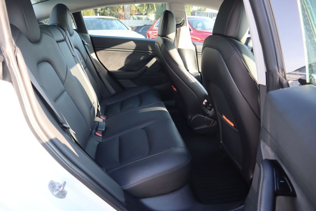 Tesla Model 3 Langstreckenbatt. Allradantrieb Dual Mot foto 15