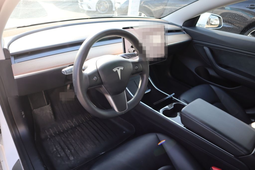 Tesla Model 3 Langstreckenbatt. Allradantrieb Dual Mot foto 18