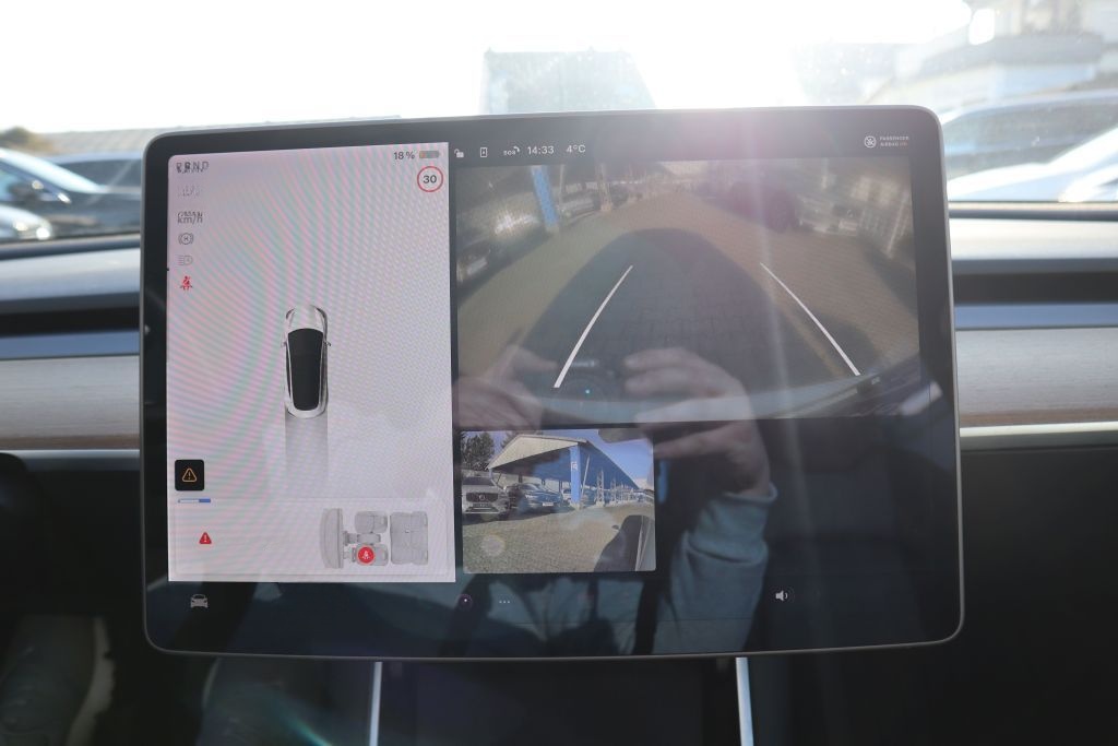 Tesla Model 3 Langstreckenbatt. Allradantrieb Dual Mot foto 20