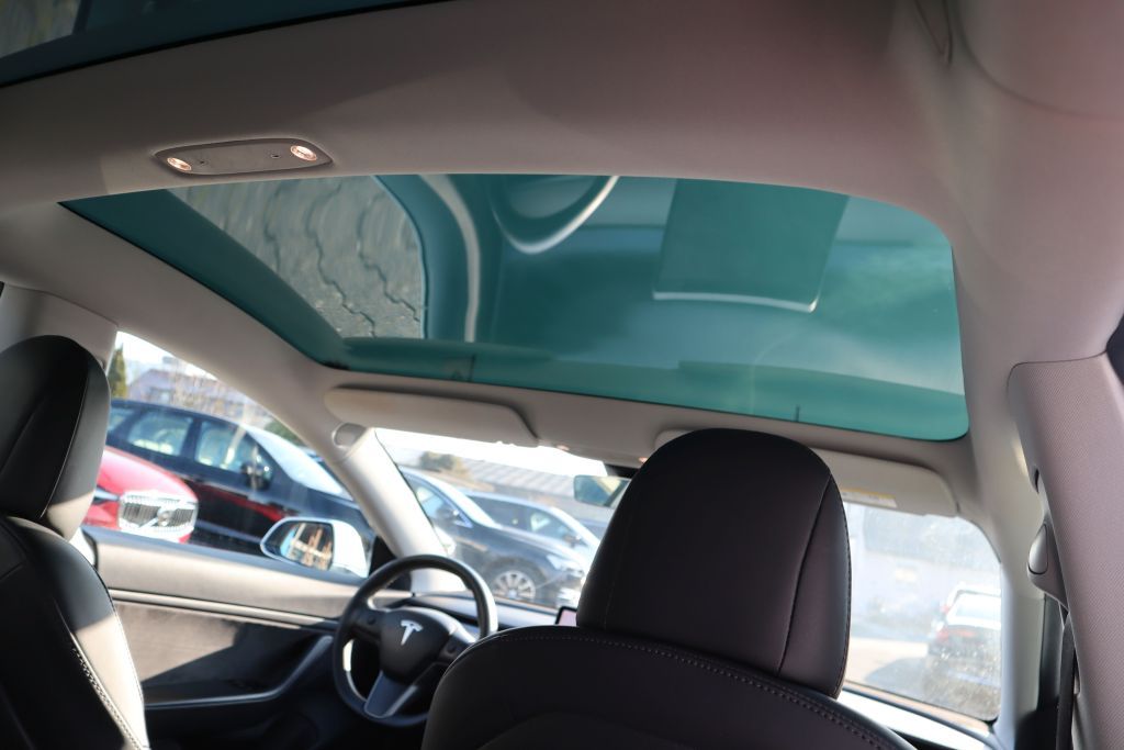 Tesla Model 3 Langstreckenbatt. Allradantrieb Dual Mot foto 21