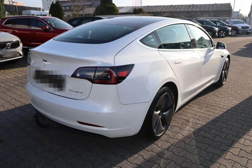 Tesla Model 3 Langstreckenbatt. Allradantrieb Dual Mot foto 7