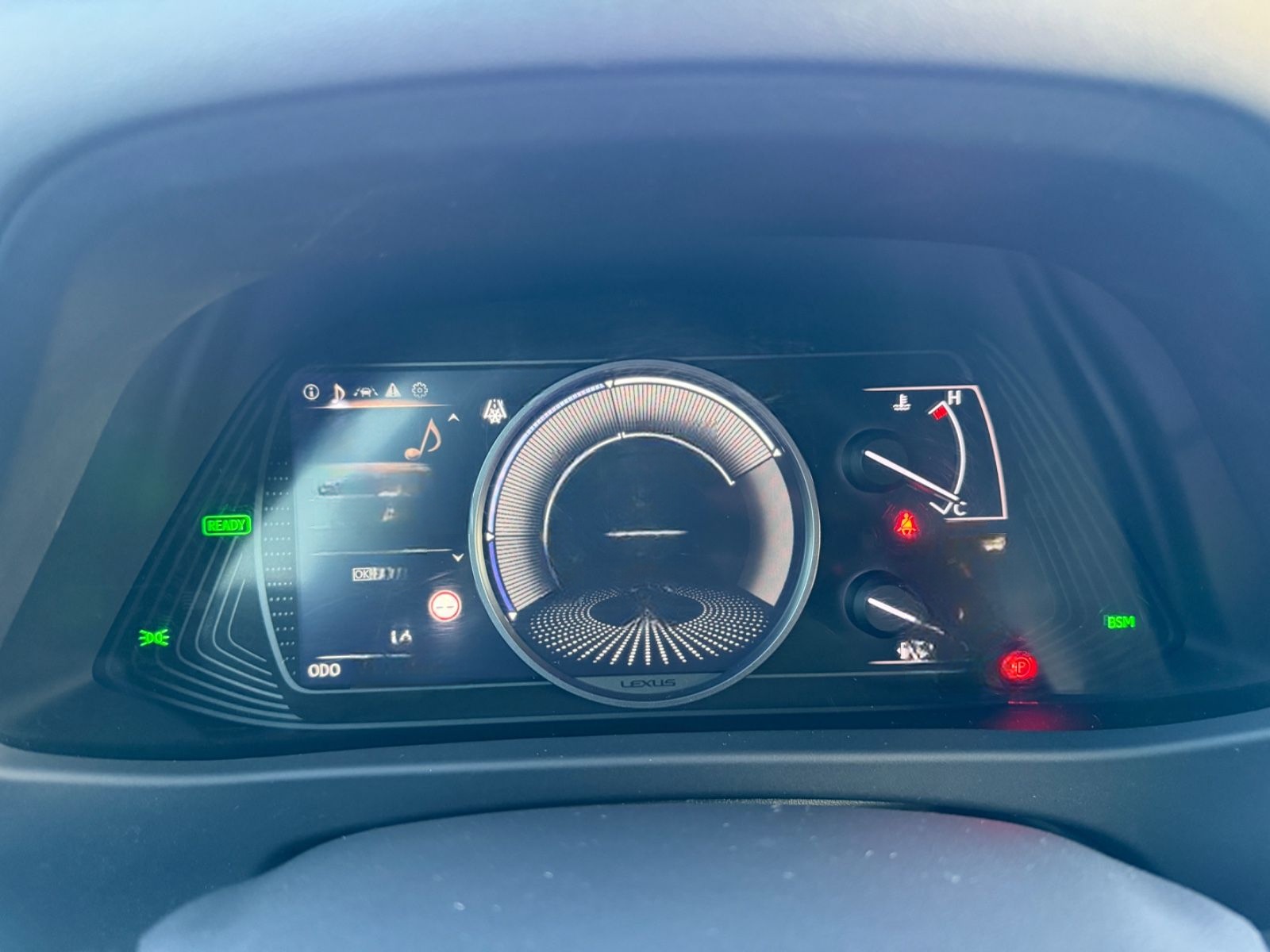 Lexus UX 250 h Launch Edition foto 22